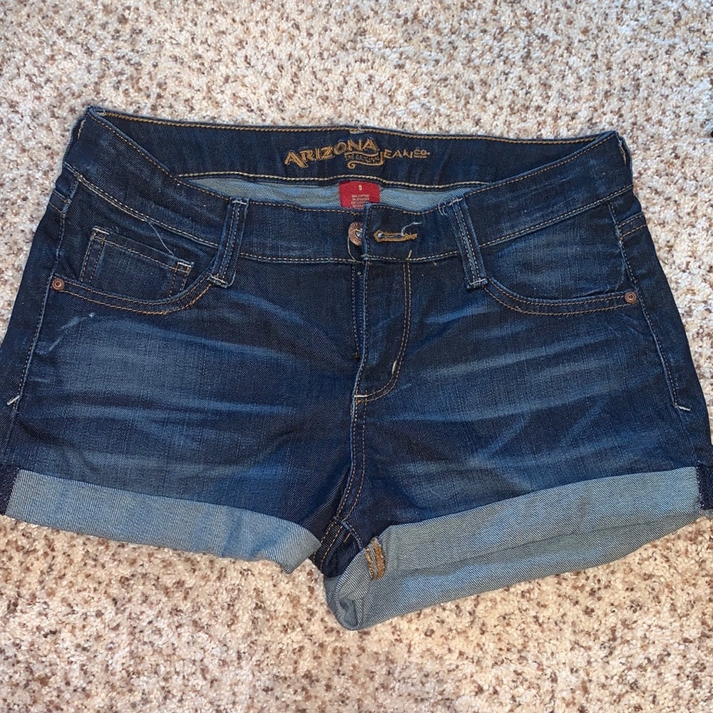 super cute & comfy blue jeans. barely worn! size 5